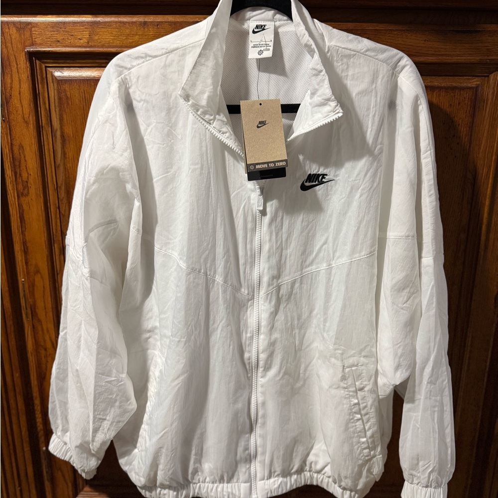 NWT Nike Women’s Classic White Essential Windrunner Jacket